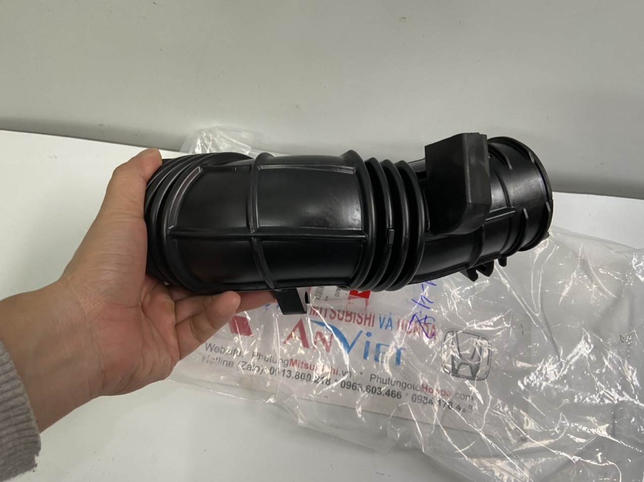 Cổ cao su hút gió vào động cơ xe Honda CIVIC 2006 